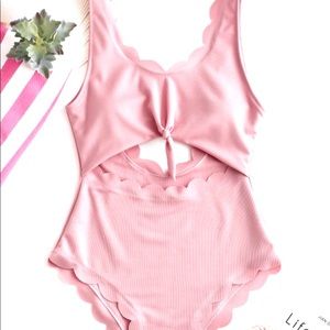 Textured scalloped knot cutout swimsuit